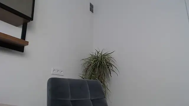 Veronichkaaa online show from March 2026 07:57:02 AM