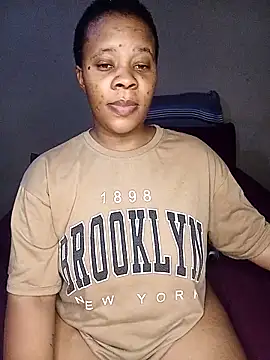 Snapshot of Emmylove-xr25 chatting on February 2026 02:27:02 PM Emmylove-xr25 online show from February 2026 02:27:02 PM