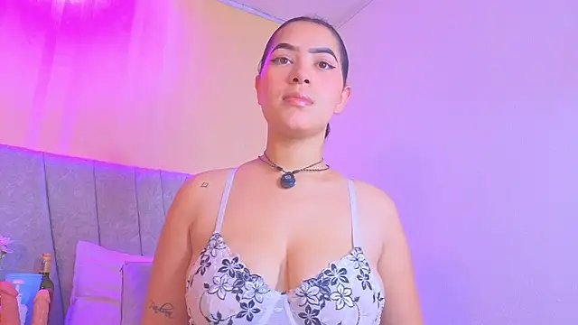 Snapshot of paulina__rose chatting on March 2026 05:51:01 PM paulina rose online show from March 2026 05:51:01 PM