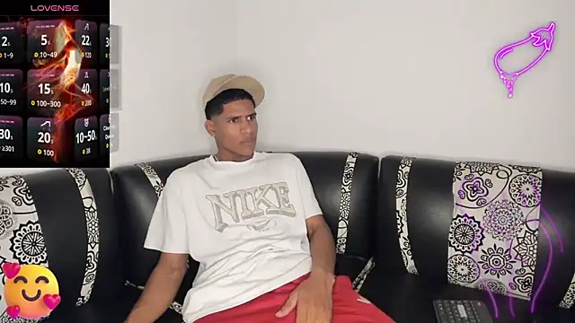 JUANBIGCOCK21CM online show from April 2026 06:19:02 PM