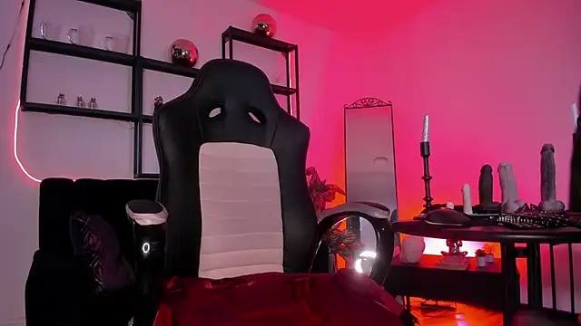 Halley Ravenn online show from March 2026 08:31:01 PM