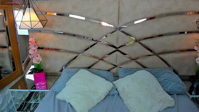 Snapshot of PARKERTHOMPSON chatting on November 2025 06:04:02 PM PARKERTHOMPSON online show from November 2025 06:04:02 PM