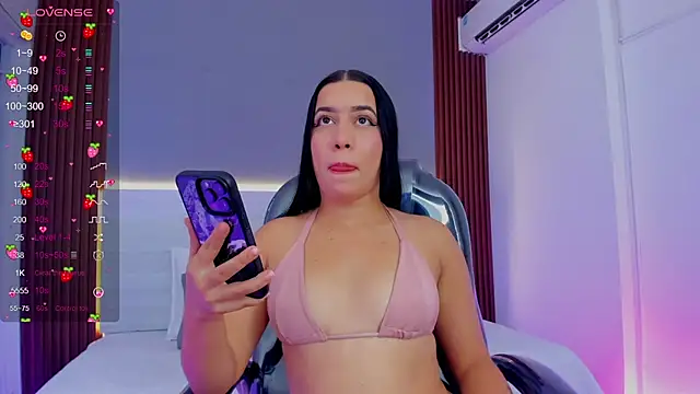 Amy Leah online show from December 2025 07:34:02 PM