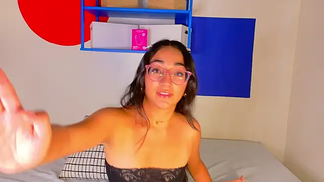 NicoletCherry   online show from December 2025 12:01:02 PM