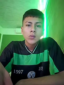 Snapshot of stebeen_smithh chatting on June 2026 01:32:02 AM stebeen smithh online show from June 2026 01:32:02 AM