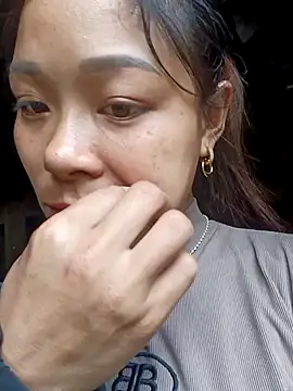 Lyla john online show from February 2026 05:12:02 AM