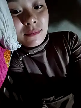 Lyla john online show from February 2026 11:02:01 AM