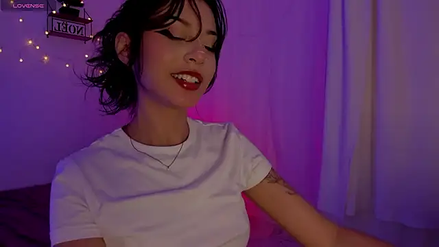 Tamara Aluna  online show from January 2026 10:14:02 PM