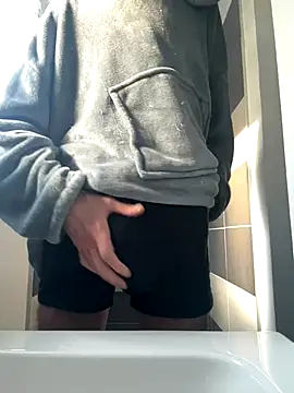 Snapshot of groschibre40100 chatting on November 2025 10:32:01 AM groschibre40100 online show from November 2025 10:32:01 AM