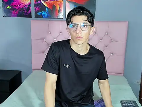 ElanGiraldo online show from January 2026 10:58:02 PM