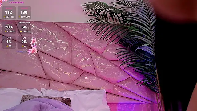  Naomi Fox  online show from December 2025 05:27:01 AM