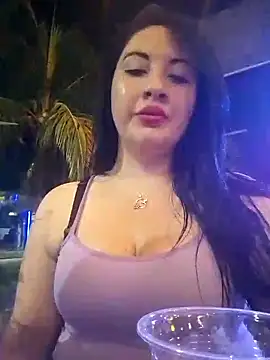 Snapshot of lady_cristal chatting on November 2025 06:33:02 AM lady cristal online show from November 2025 06:33:02 AM