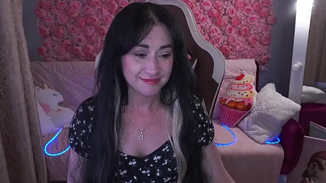 Snapshot of CarolinaaFoxyyy chatting on May 2026 06:57:01 PM CarolinaaFoxyyy online show from May 2026 06:57:01 PM