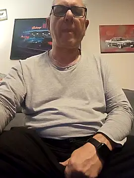 Snapshot of andy-1961 chatting on November 2025 03:56:02 PM andy-1961 online show from November 2025 03:56:02 PM