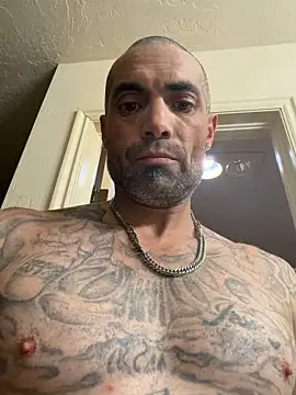 Snapshot of MrMrsperfeted chatting on November 2025 03:18:02 AM MrMrsperfeted online show from November 2025 03:18:02 AM