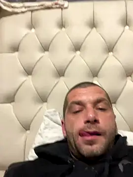 Snapshot of Kinkycouple142 chatting on November 2025 07:19:02 PM Kinkycouple142 online show from November 2025 07:19:02 PM