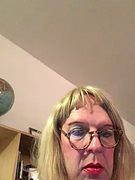 Snapshot of simone_xdressing chatting on October 2025 11:45:02 PM simone xdressing online show from October 2025 11:45:02 PM