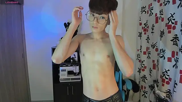 RYO BLEU  online show from April 2026 03:55:01 AM