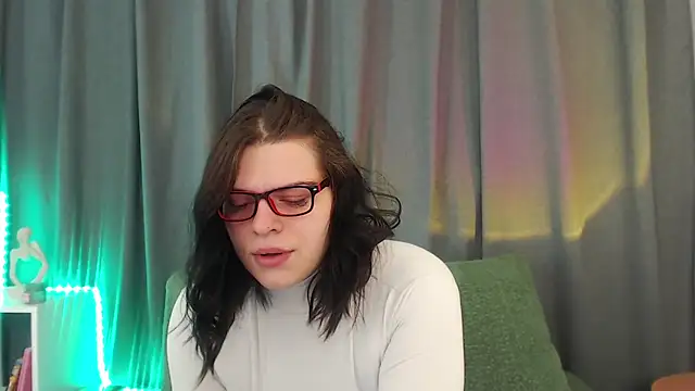 Dona Mafia online show from November 2025 12:32:02 AM