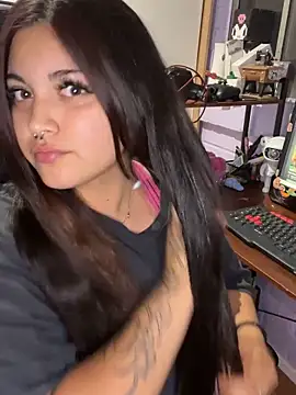 Snapshot of belenciita chatting on December 2025 01:24:01 AM belenciita online show from December 2025 01:24:01 AM