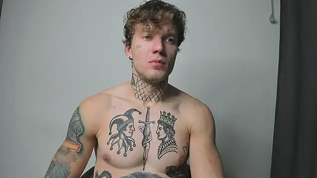 Huntall77 online show from November 2025 06:48:02 PM