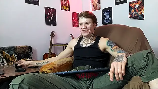 Huntall77 online show from December 2025 03:30:02 PM