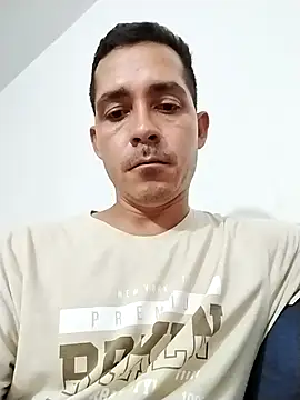 Snapshot of Damian-liam chatting on November 2025 06:45:01 AM Damian-liam online show from November 2025 06:45:01 AM