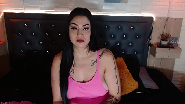 Snapshot of Scarlet_Desire chatting on November 2025 02:06:01 PM Scarlet Desire online show from November 2025 02:06:01 PM