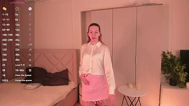 Snapshot of MerrileeFondren chatting on November 2025 07:20:02 AM MerrileeFondren online show from November 2025 07:20:02 AM