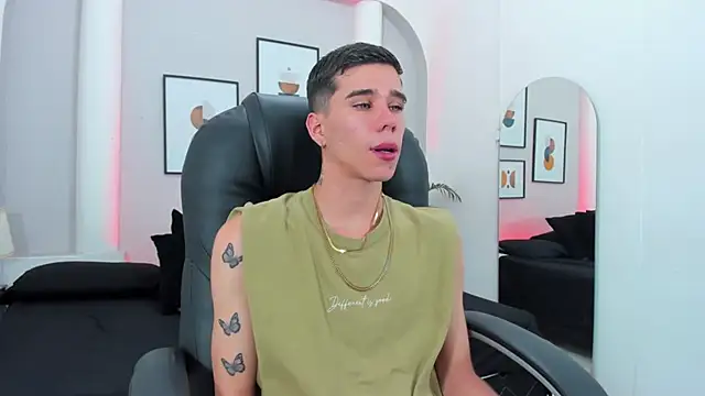 Snapshot of Gabo_white1 chatting on December 2025 07:25:01 AM Gabo white1 online show from December 2025 07:25:01 AM