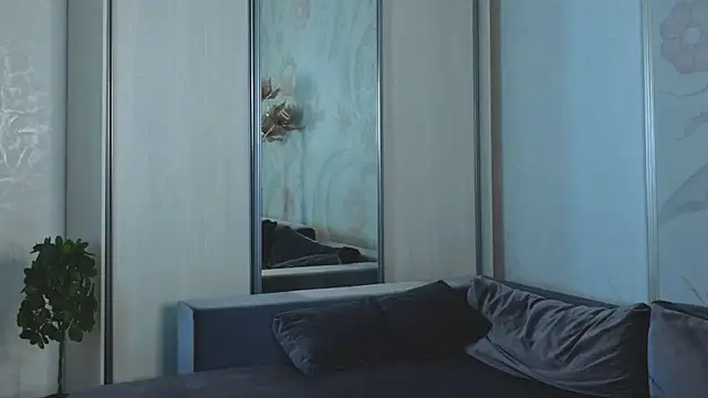 Snapshot of SecretVenom chatting on November 2025 08:11:02 AM SecretVenom online show from November 2025 08:11:02 AM