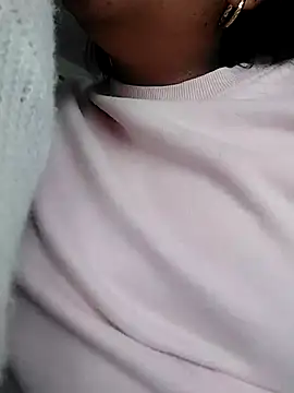 Sarahy- online show from November 2025 03:56:02 PM