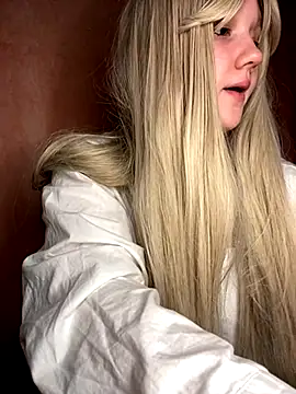 Snapshot of Scarlett_Shadow chatting on November 2025 07:21:01 PM Scarlett Shadow online show from November 2025 07:21:01 PM