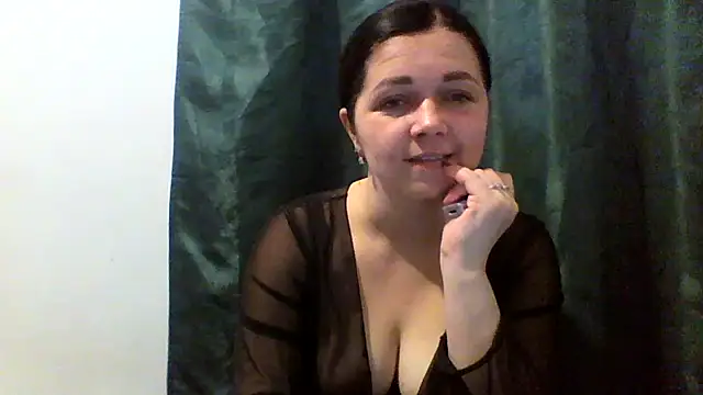 Snapshot of Vitalina282128 chatting on March 2026 12:33:02 PM Vitalina282128 online show from March 2026 12:33:02 PM