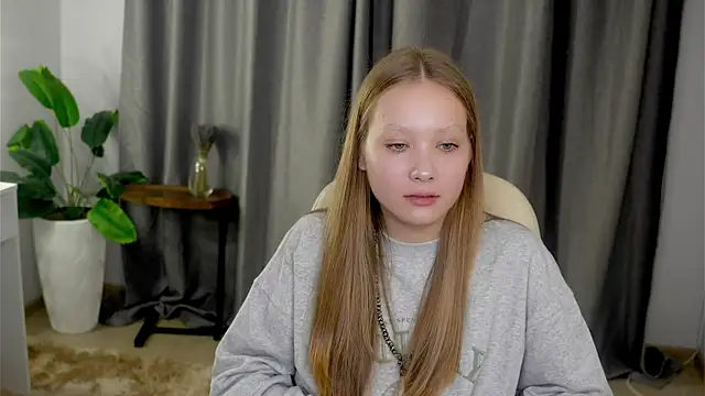 Snapshot of AdalineSheetz chatting on November 2025 01:55:01 PM AdalineSheetz online show from November 2025 01:55:01 PM