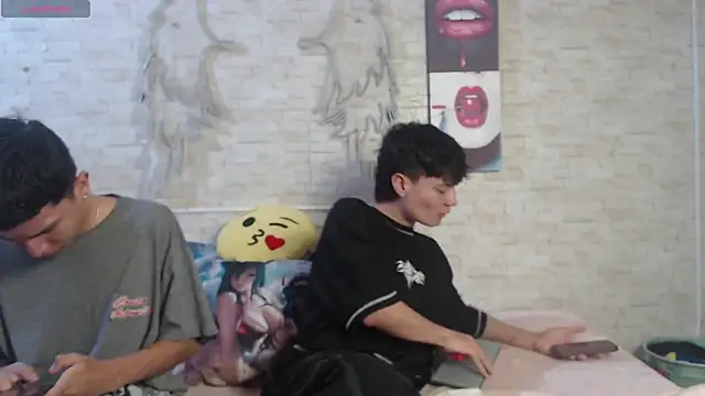 axel milo kairo and noa online show from December 2025 04:03:02 PM