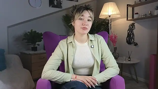 Snapshot of SharonEllis chatting on November 2025 06:35:02 AM SharonEllis online show from November 2025 06:35:02 AM