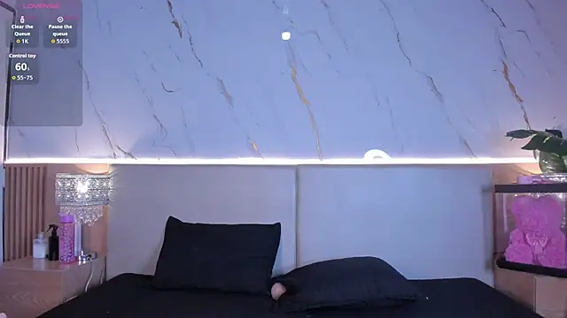 april grey11 online show from March 2026 07:47:01 PM