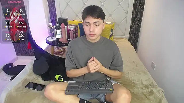 Samu FoXXX online show from December 2025 08:25:02 PM