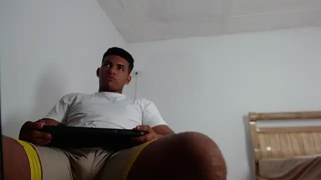 mathews    online show from December 2025 03:36:02 AM