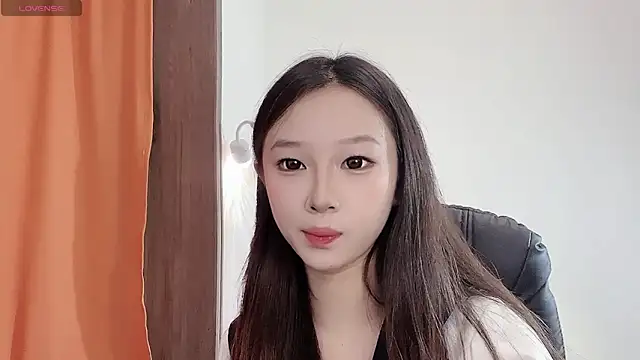 Snapshot of Minnie-baby chatting on November 2025 11:54:01 AM Minnie-baby online show from November 2025 11:54:01 AM