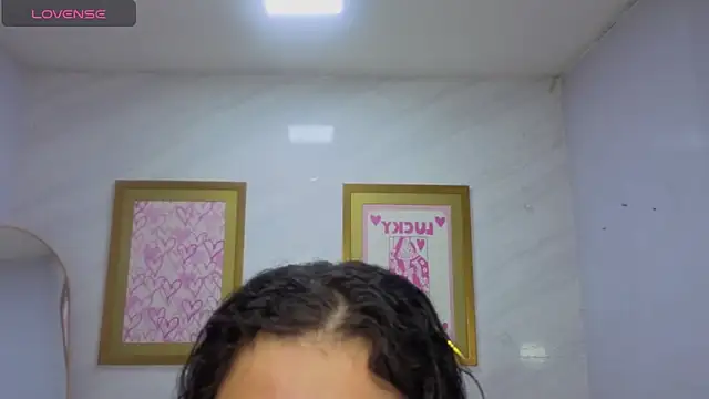 Snapshot of Violetta_jhonson_a chatting on May 2026 03:57:02 AM Violetta jhonson a online show from May 2026 03:57:02 AM