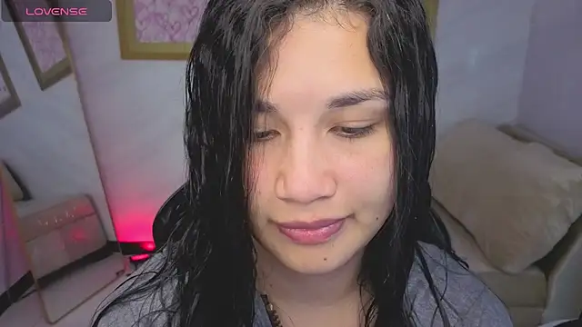 Snapshot of Violetta_jhonson_a chatting on May 2026 03:46:01 AM Violetta jhonson a online show from May 2026 03:46:01 AM