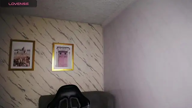Snapshot of Violetta_jhonson_a chatting on May 2026 03:52:02 PM Violetta jhonson a online show from May 2026 03:52:02 PM
