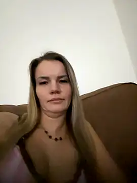 Snapshot of Cutebrowneyes_ chatting on December 2025 12:31:02 AM Cutebrowneyes online show from December 2025 12:31:02 AM