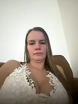 Snapshot of Cutebrowneyes_ chatting on December 2025 11:20:02 PM Cutebrowneyes online show from December 2025 11:20:02 PM