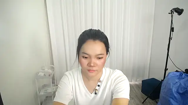Snapshot of Shaurk chatting on June 2026 05:23:01 AM Shaurk online show from June 2026 05:23:01 AM