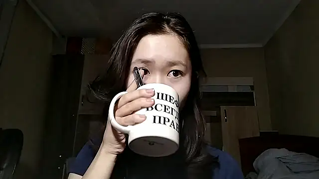 HuldaKye online show from November 2025 01:21:02 PM