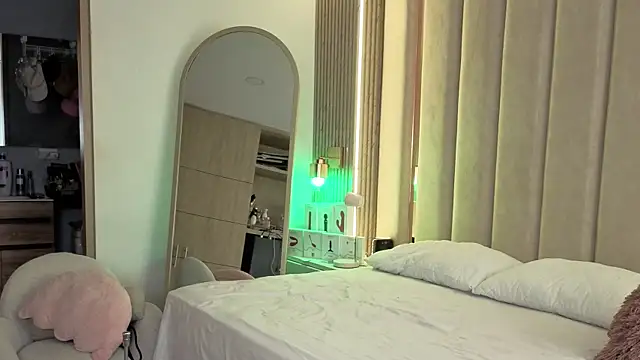 Snapshot of Iamnyxy chatting on December 2025 11:04:01 AM Iamnyxy online show from December 2025 11:04:01 AM