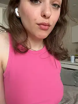 Snapshot of yoyogirlx chatting on June 2026 01:49:01 AM yoyogirlx online show from June 2026 01:49:01 AM